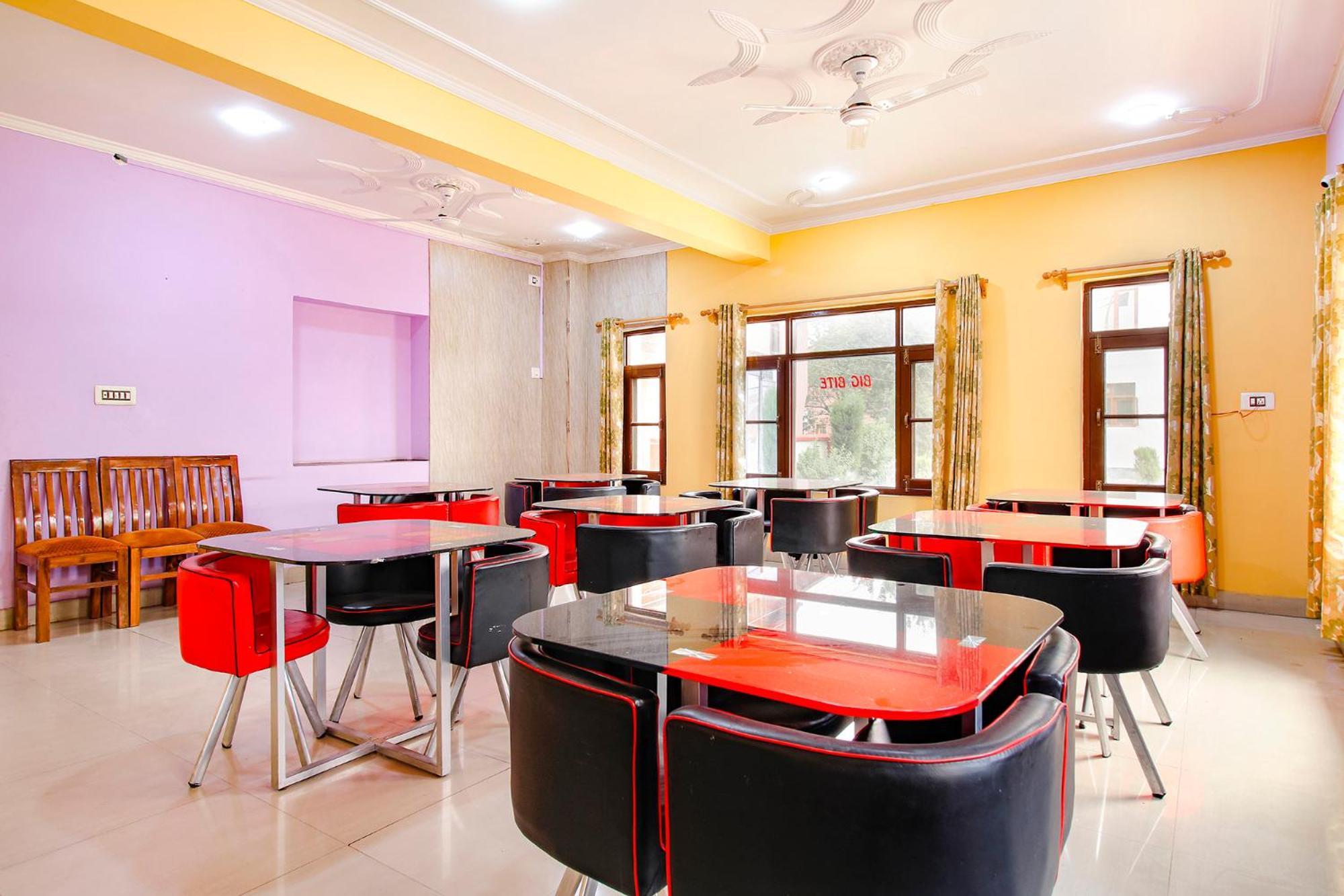 Fabhotel Grand Comforts Haidarpur ภายนอก รูปภาพ