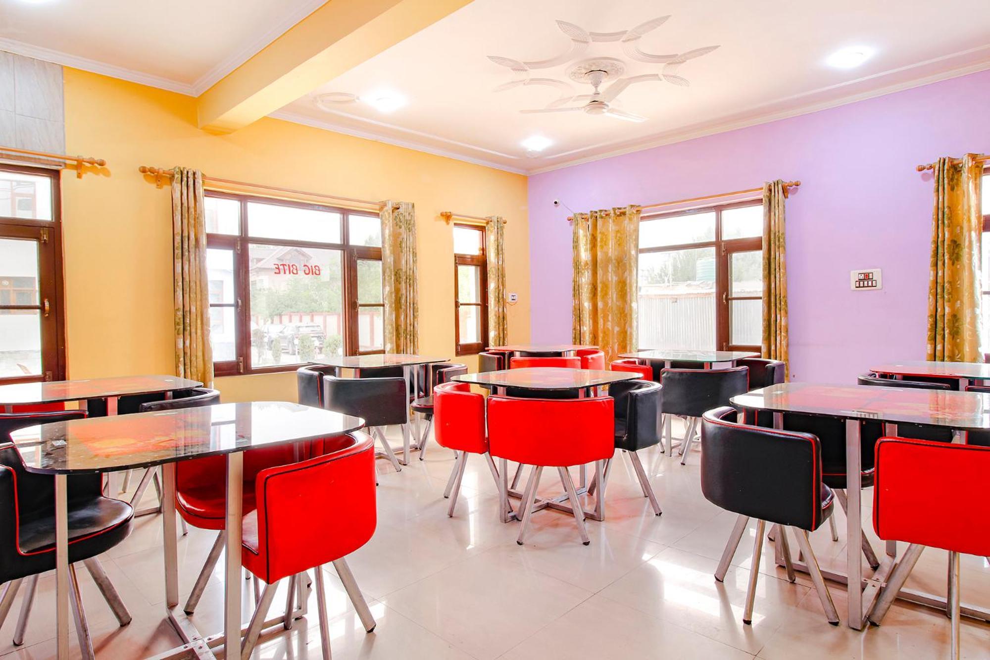 Fabhotel Grand Comforts Haidarpur ภายนอก รูปภาพ