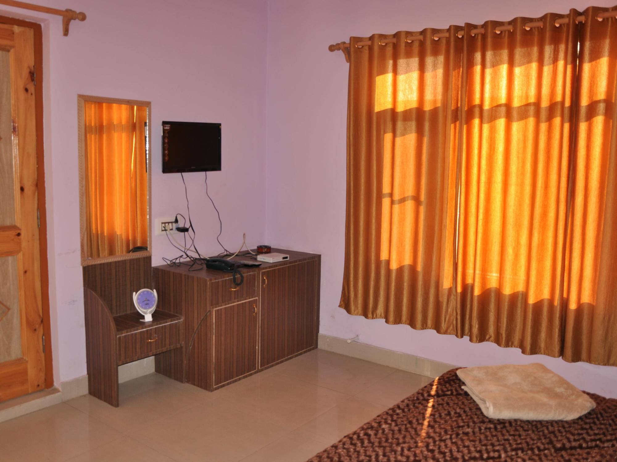 Fabhotel Grand Comforts Haidarpur ภายนอก รูปภาพ